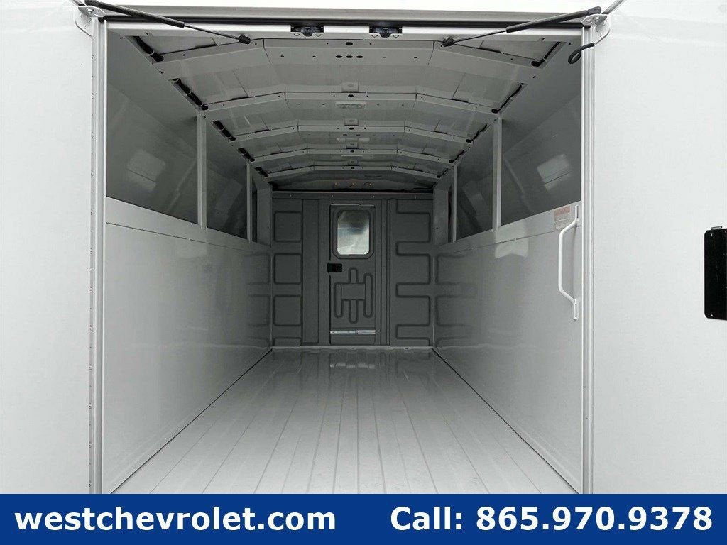 2024 Chevrolet Express Cutaway 3500 1WT