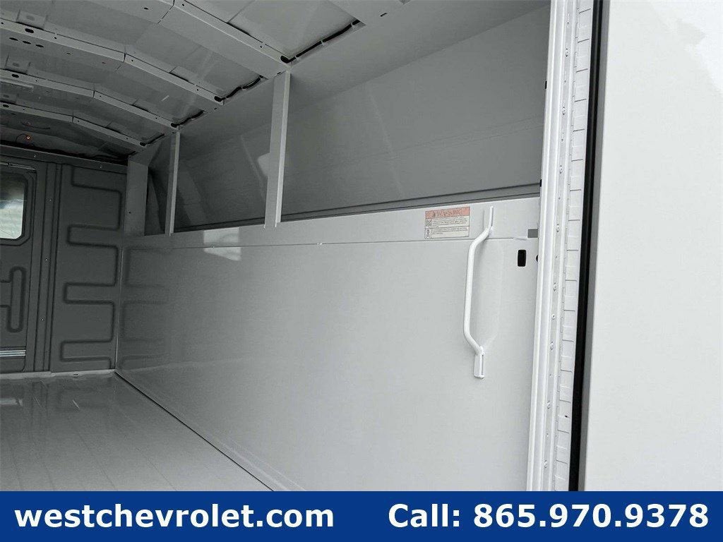 2024 Chevrolet Express Cutaway 3500 1WT