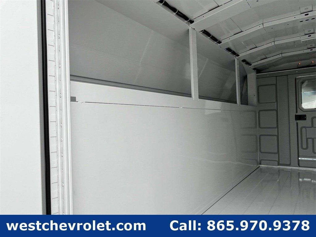 2024 Chevrolet Express Cutaway 3500 1WT