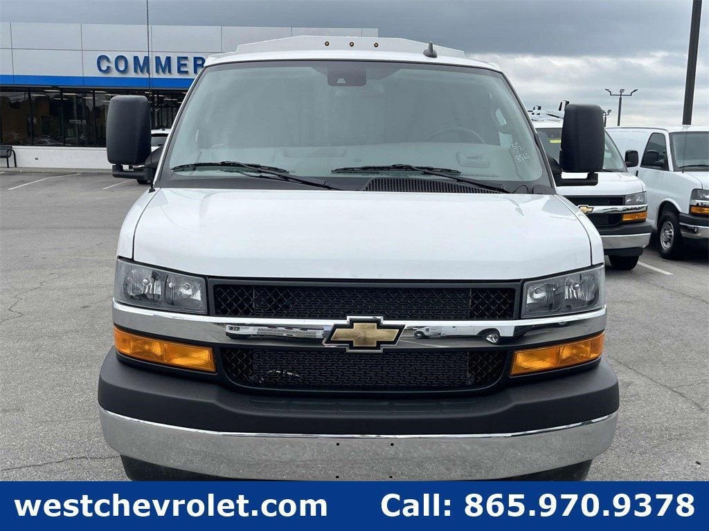 2024 Chevrolet Express Cutaway 3500 1WT