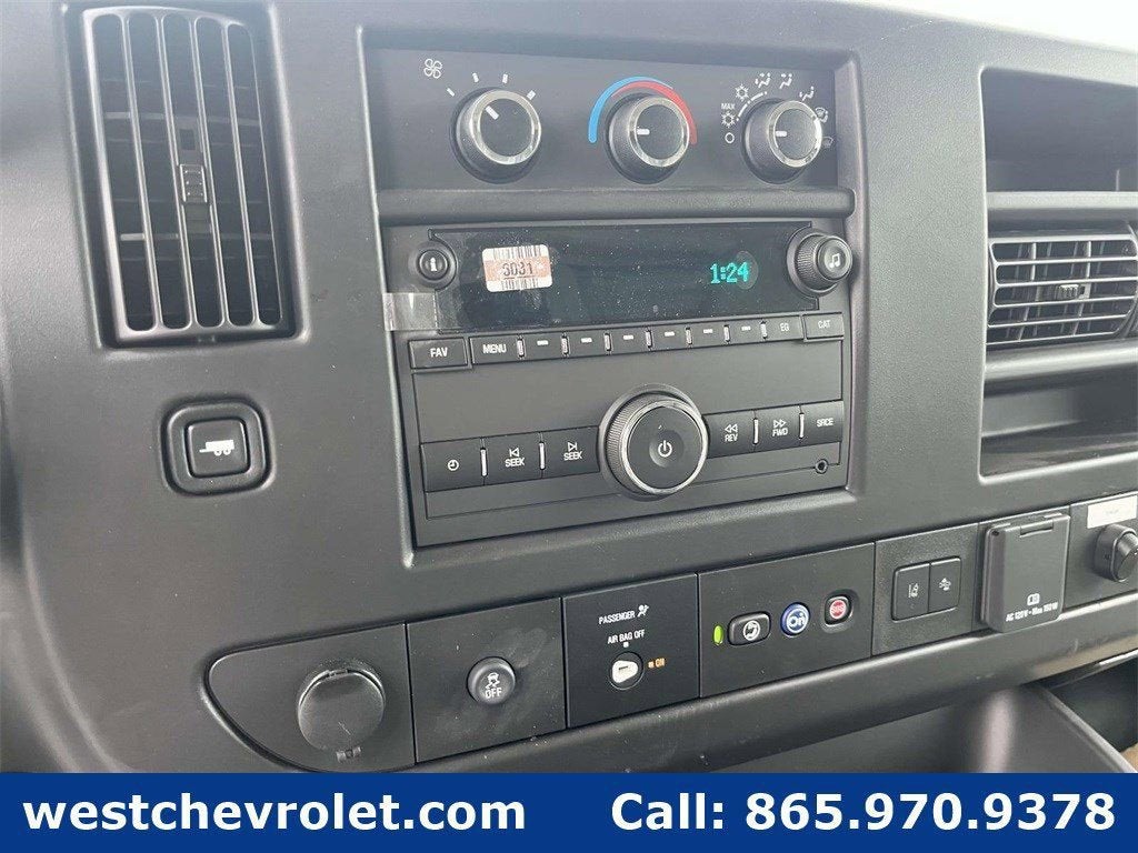 2024 Chevrolet Express Cutaway 3500 1WT