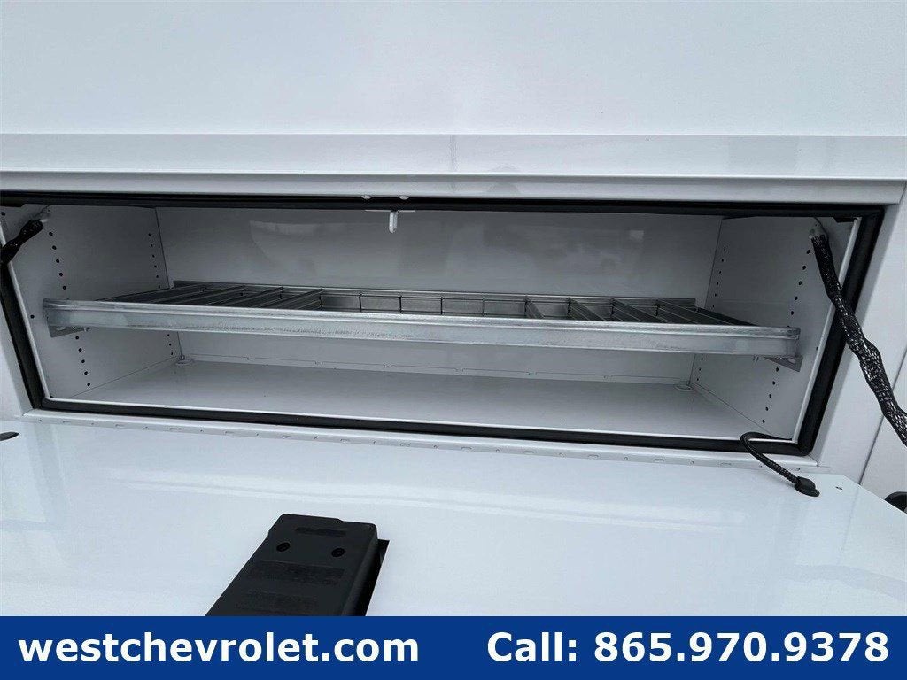 2024 Chevrolet Express Cutaway 3500 1WT