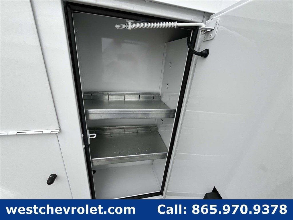 2024 Chevrolet Express Cutaway 3500 1WT