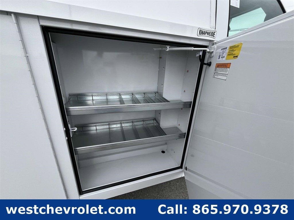 2024 Chevrolet Express Cutaway 3500 1WT