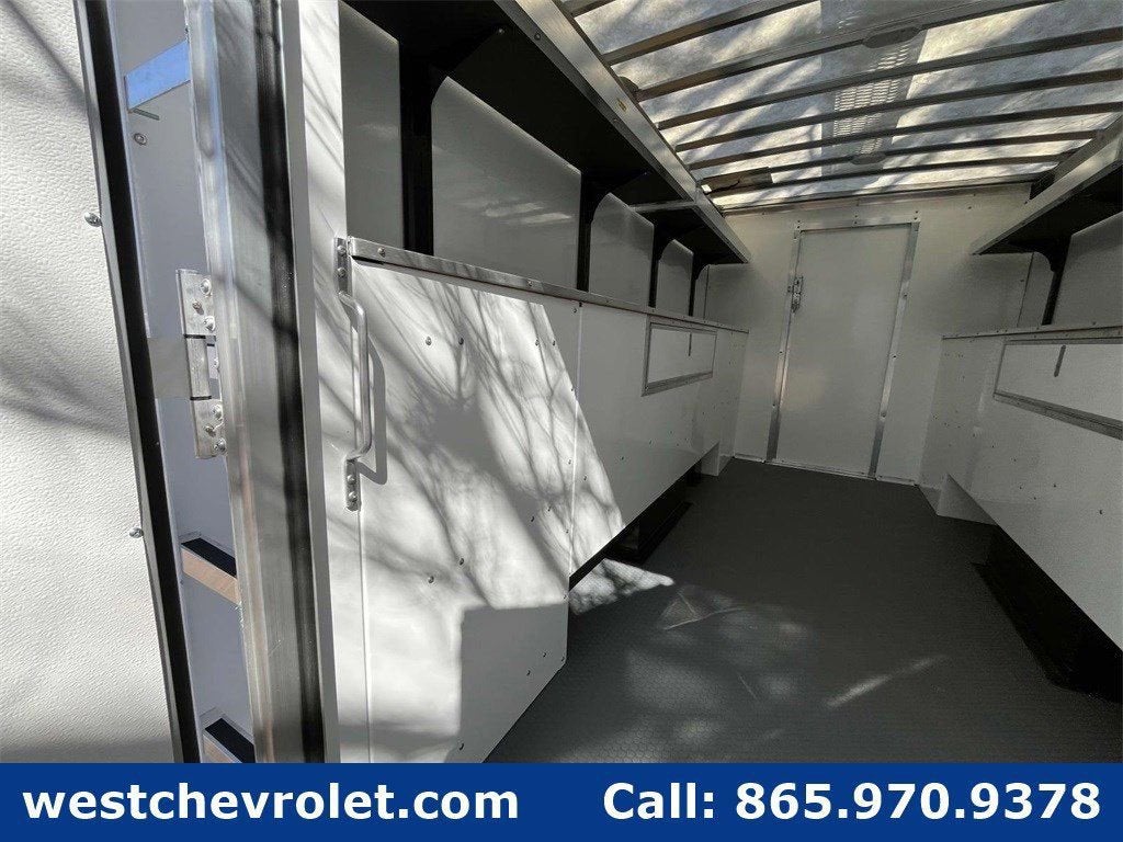 2025 Chevrolet Express Cutaway 3500 1WT