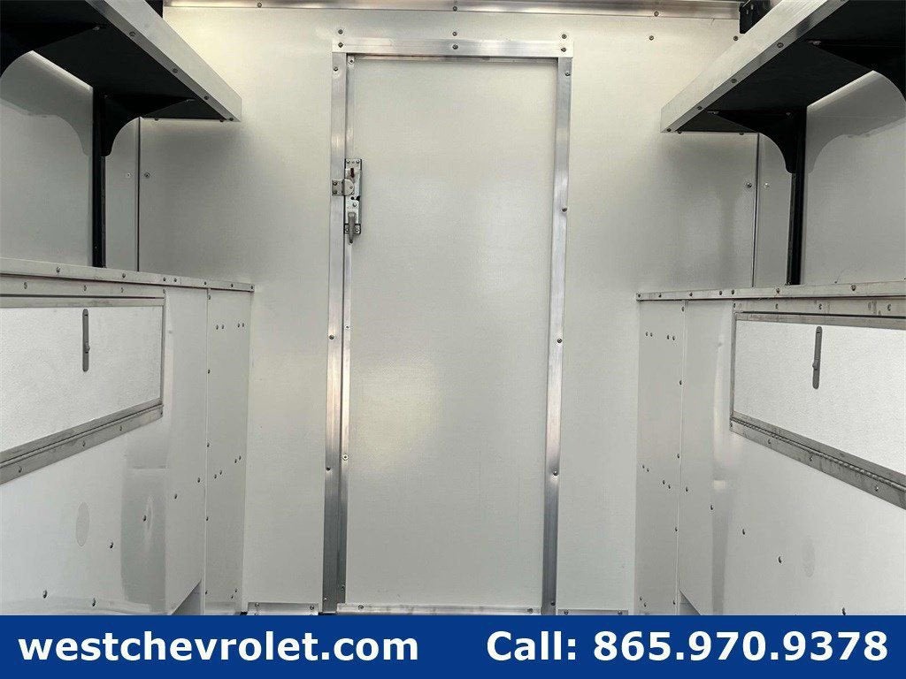 2025 Chevrolet Express Cutaway 3500 1WT