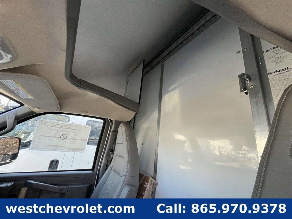2025 Chevrolet Express Cutaway 3500 1WT