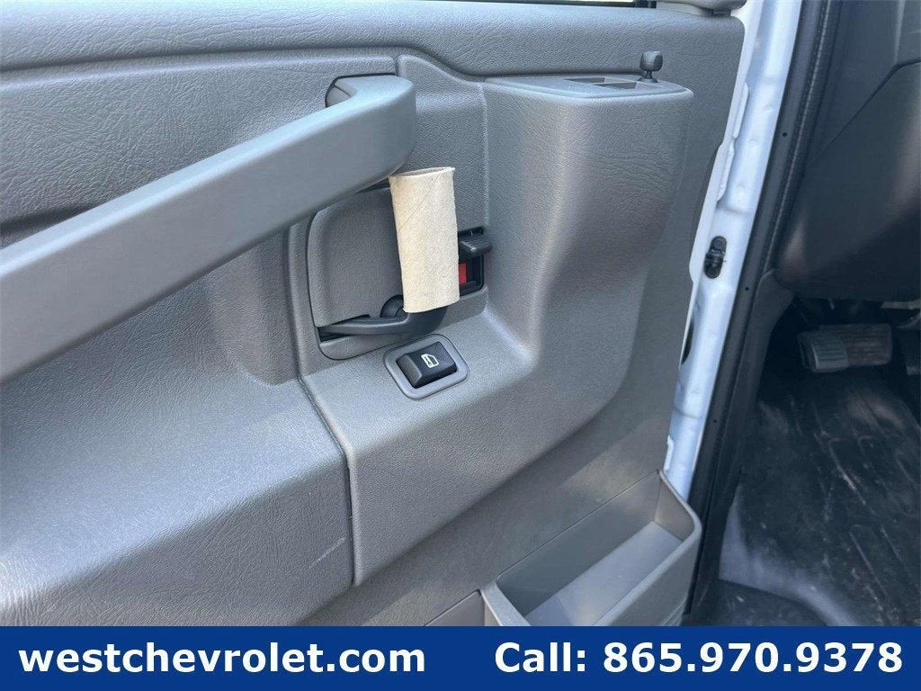 2025 Chevrolet Express Cutaway 3500 1WT