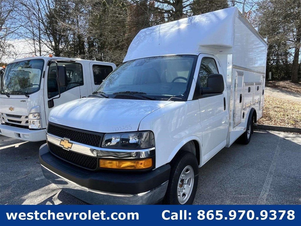 2025 Chevrolet Express Cutaway 3500 1WT