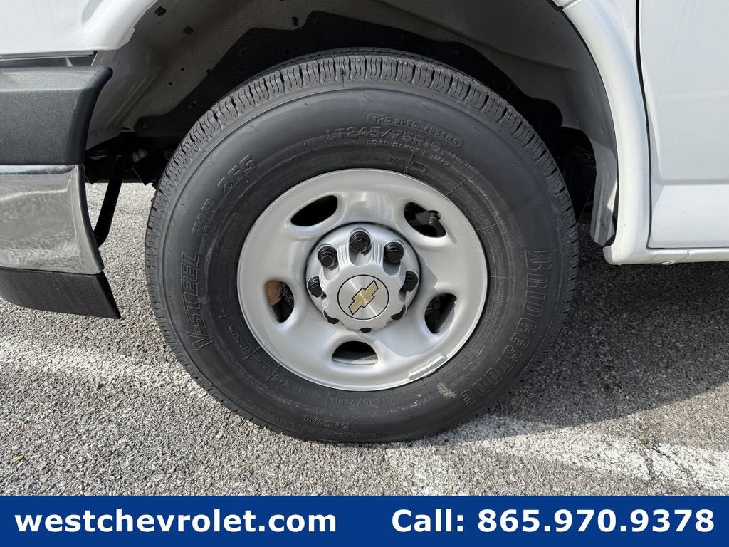 2025 Chevrolet Express Cutaway 3500 1WT