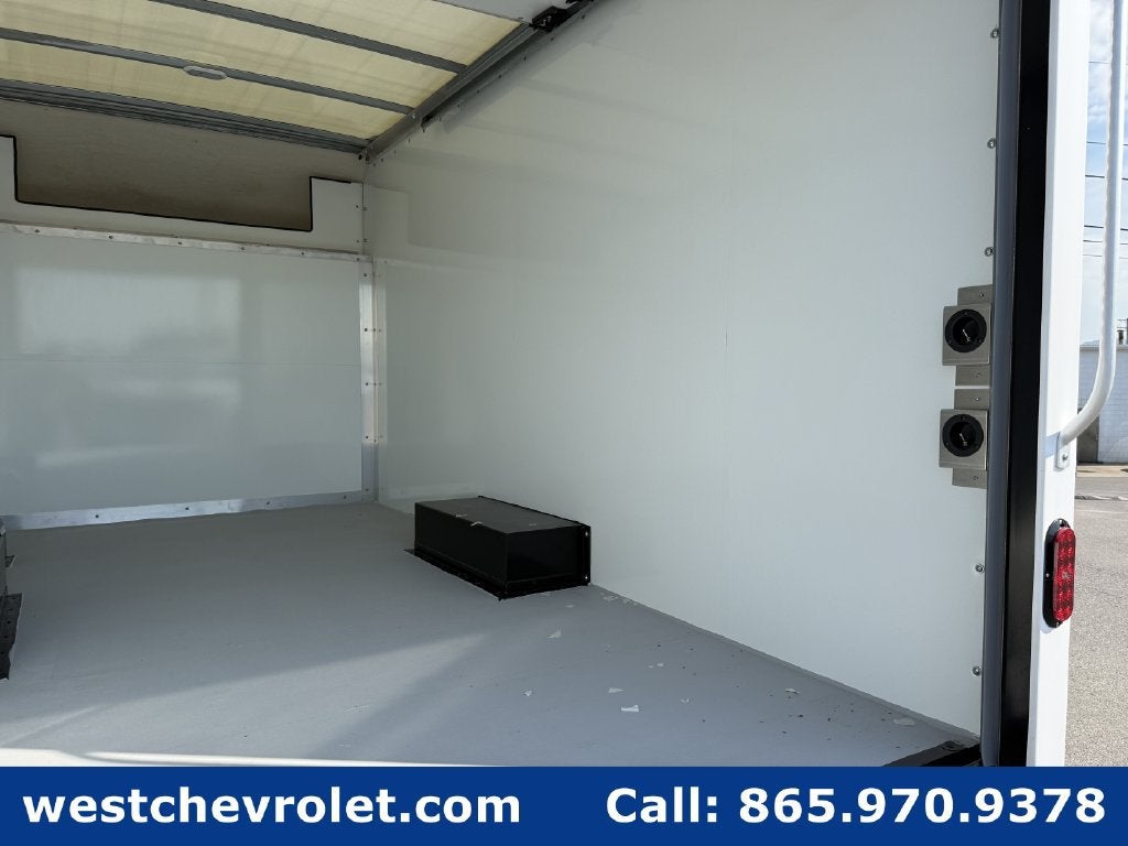 2026 Chevrolet Express Cutaway 3500 1WT