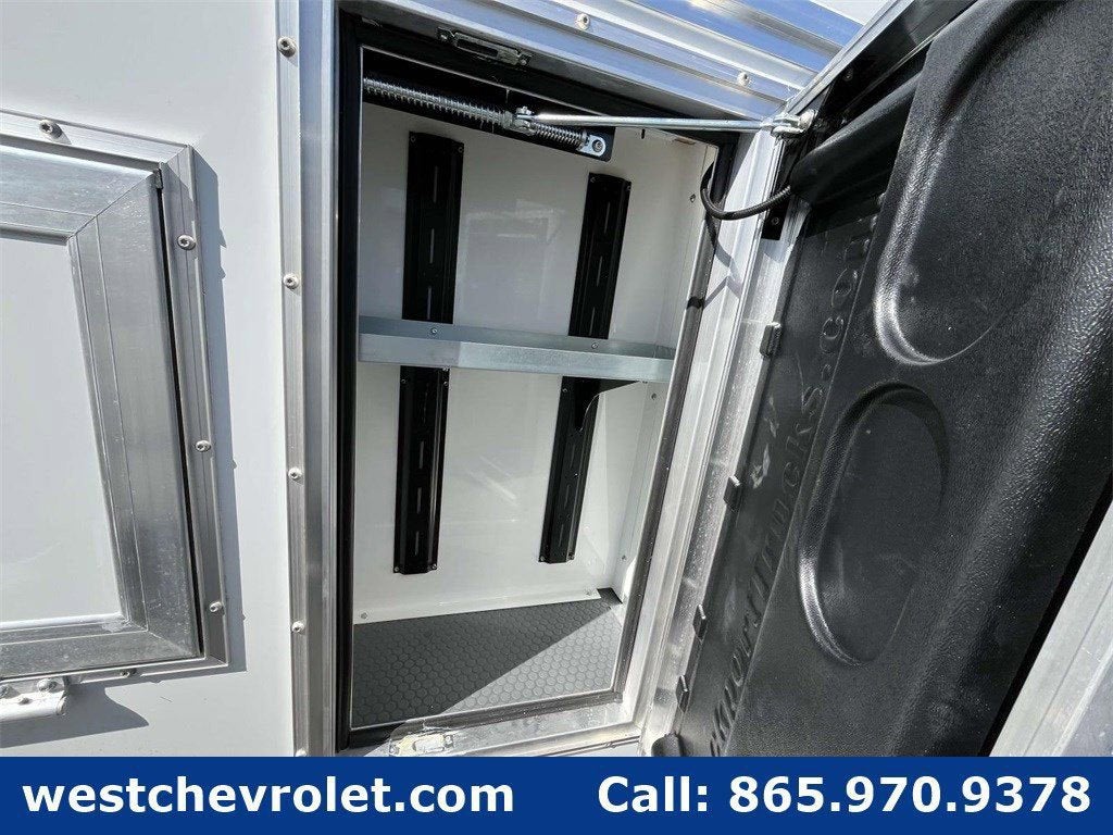 2025 Chevrolet Express Cutaway 3500 1WT