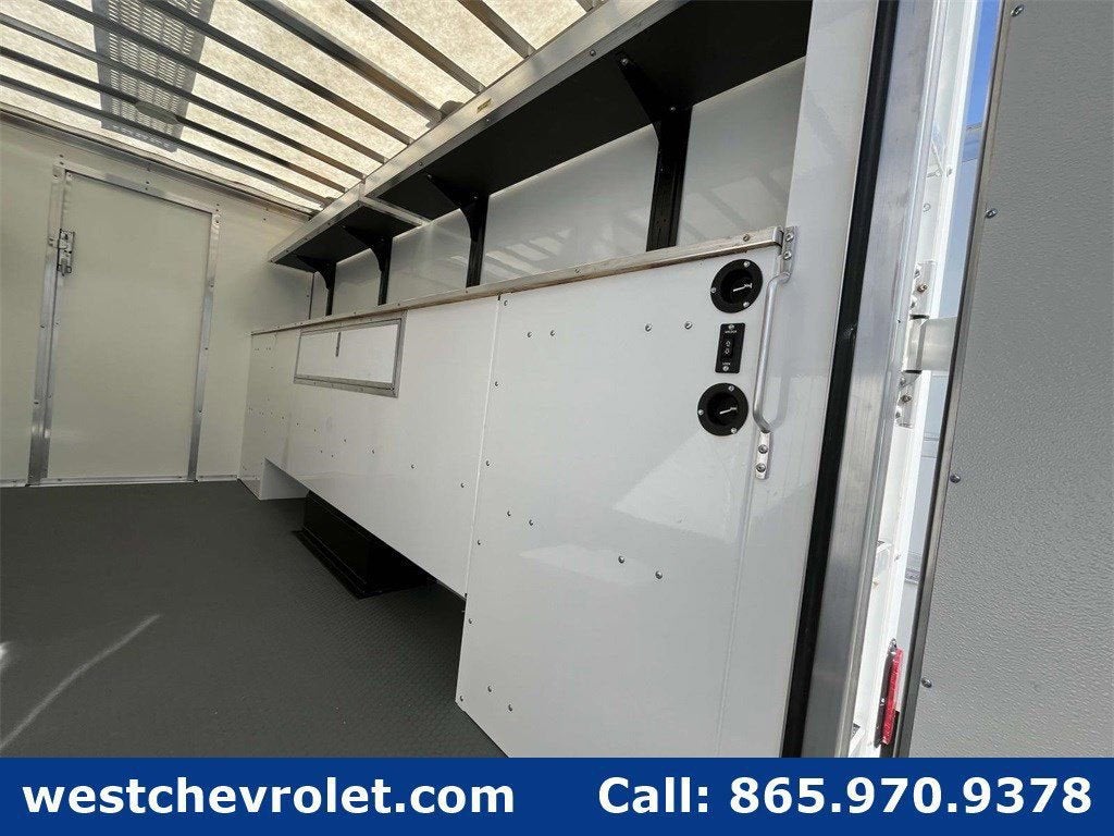 2025 Chevrolet Express Cutaway 3500 1WT