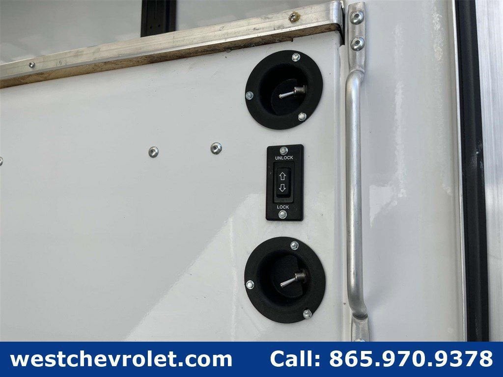 2025 Chevrolet Express Cutaway 3500 1WT