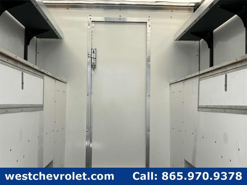 2025 Chevrolet Express Cutaway 3500 1WT