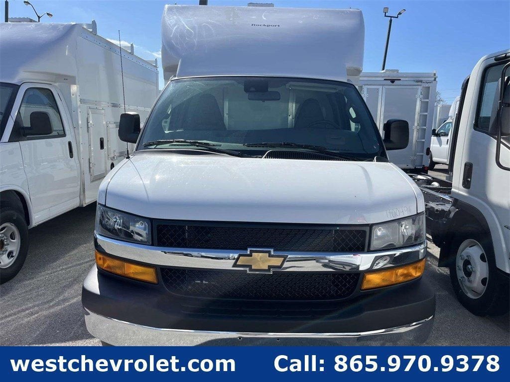2025 Chevrolet Express Cutaway 3500 1WT
