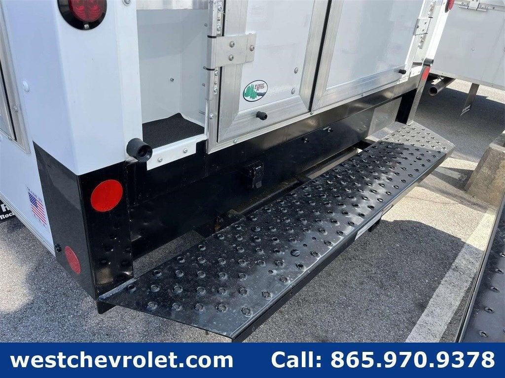 2025 Chevrolet Express Cutaway 3500 1WT