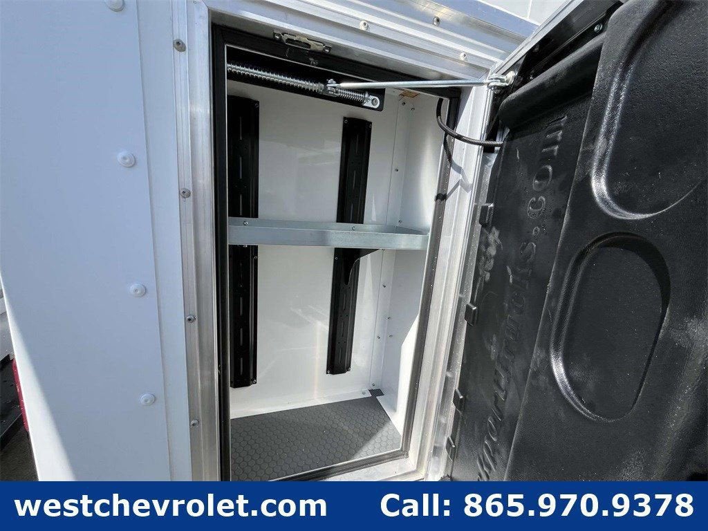 2025 Chevrolet Express Cutaway 3500 1WT