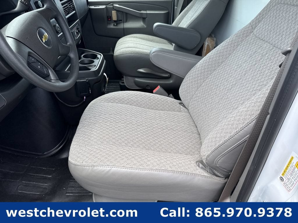 2026 Chevrolet Express Cutaway 3500 1WT