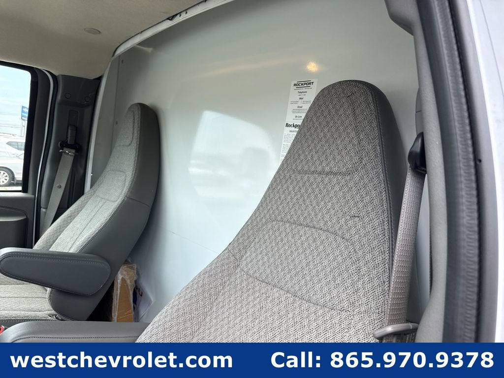 2026 Chevrolet Express Cutaway 3500 1WT