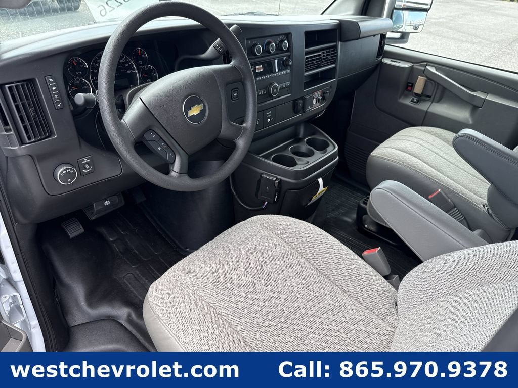 2026 Chevrolet Express Cutaway 3500 1WT