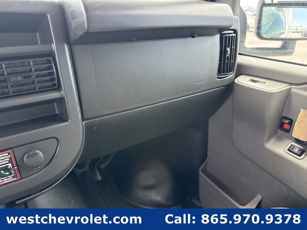 2026 Chevrolet Express Cutaway 3500 1WT