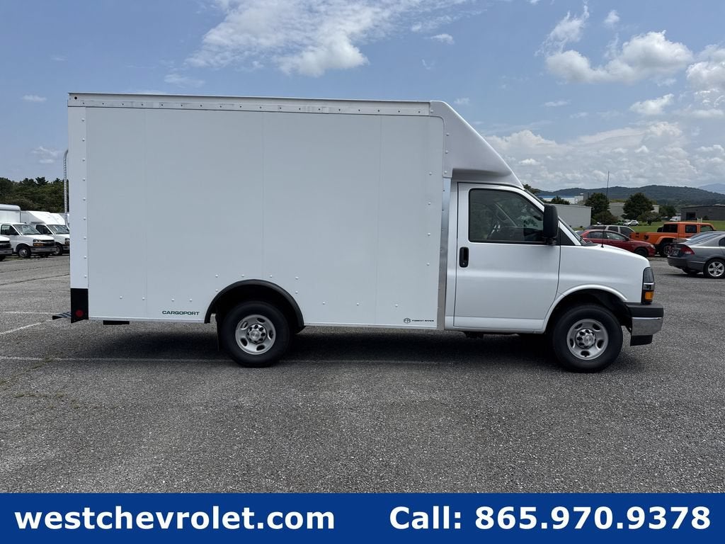 2026 Chevrolet Express Cutaway 3500 1WT