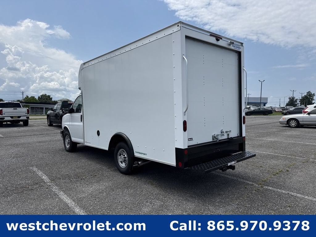 2026 Chevrolet Express Cutaway 3500 1WT