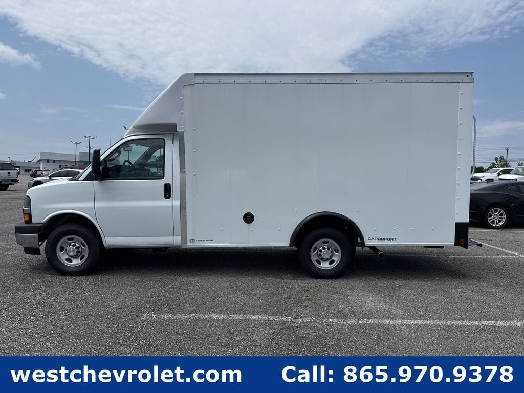 2026 Chevrolet Express Cutaway 3500 1WT