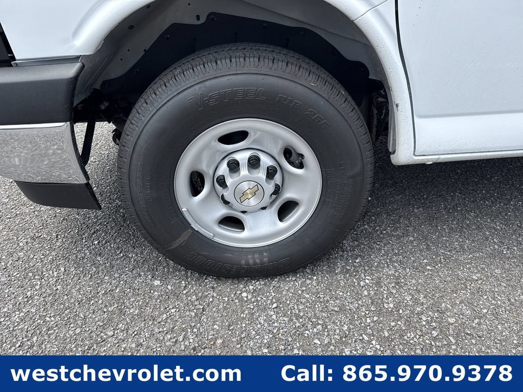 2026 Chevrolet Express Cutaway 3500 1WT