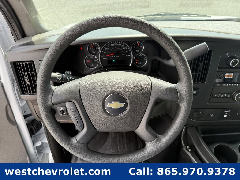 2025 Chevrolet Express Cutaway 3500 1WT