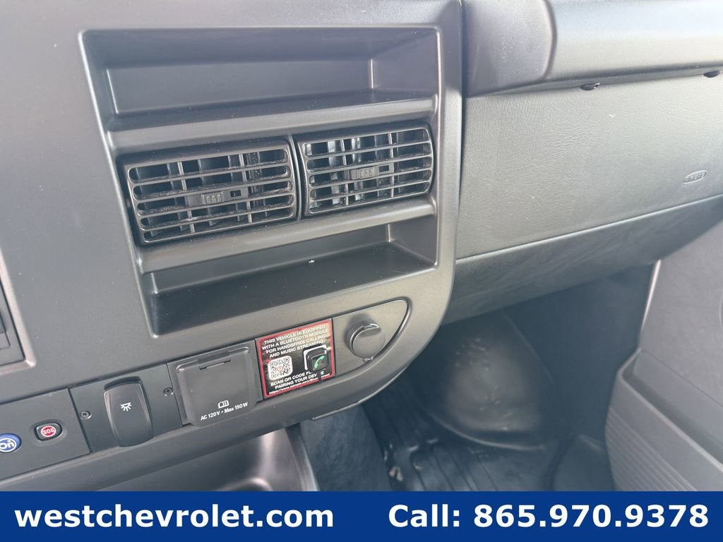 2025 Chevrolet Express Cutaway 3500 1WT