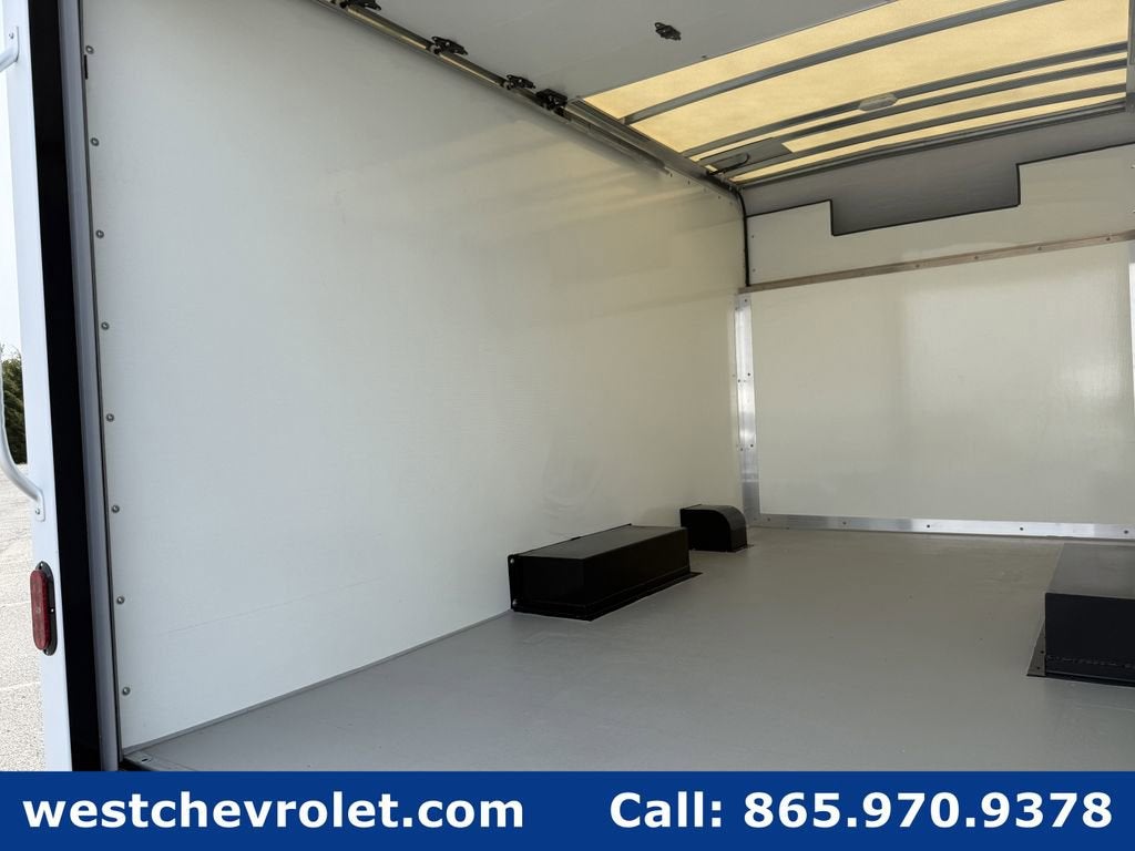 2025 Chevrolet Express Cutaway 3500 1WT