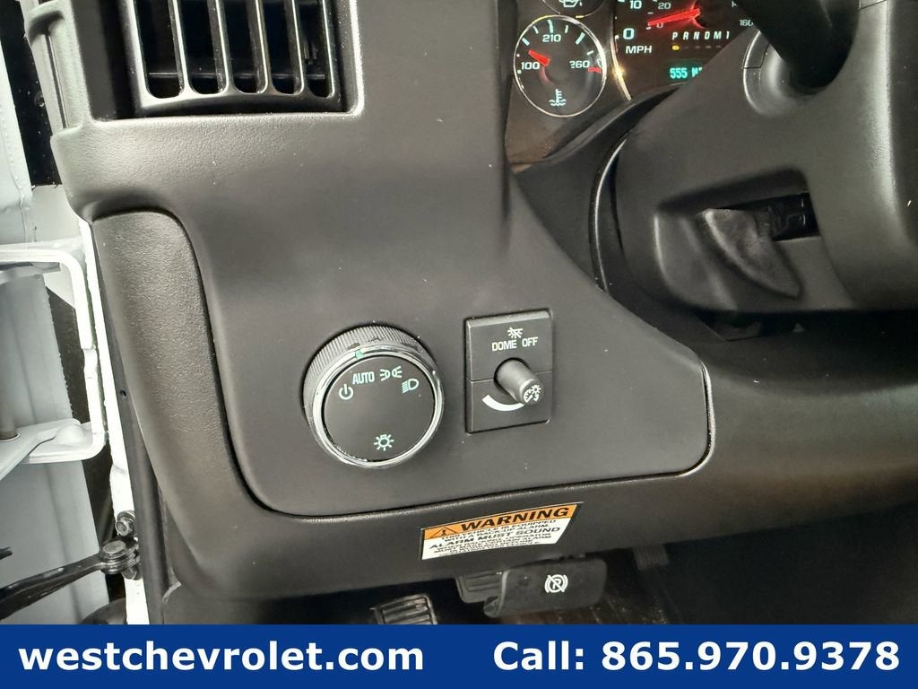 2025 Chevrolet Express Cutaway 3500 1WT