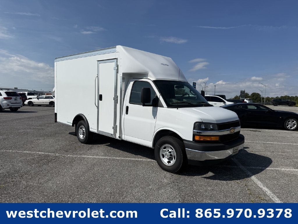 2026 Chevrolet Express Cutaway 3500 1WT