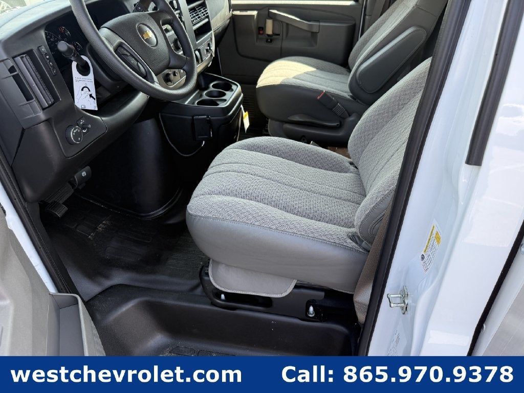 2026 Chevrolet Express Cutaway 3500 1WT