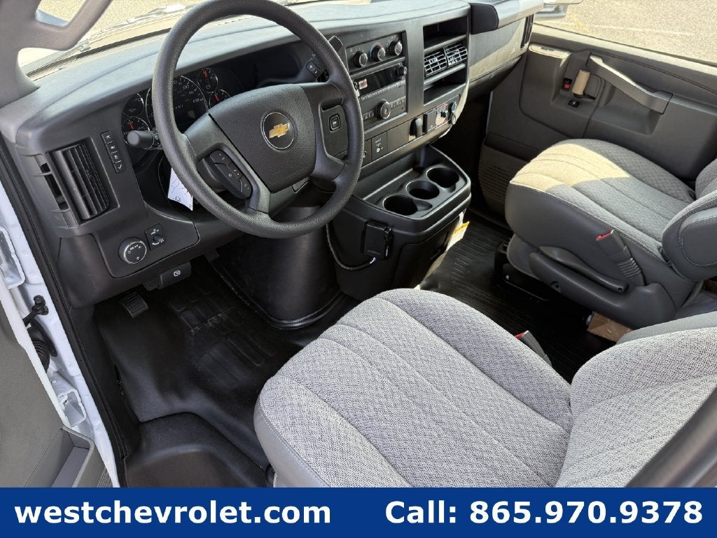 2026 Chevrolet Express Cutaway 3500 1WT