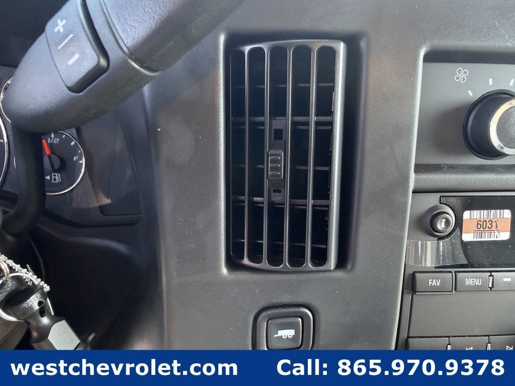 2026 Chevrolet Express Cutaway 3500 1WT