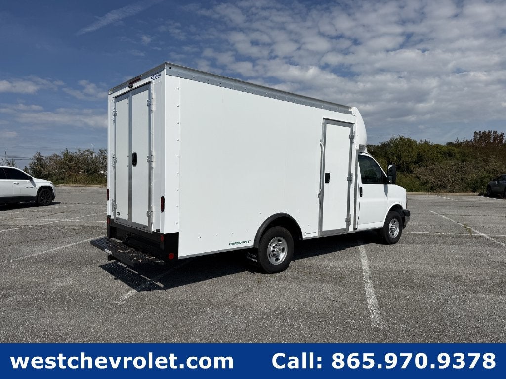2026 Chevrolet Express Cutaway 3500 1WT