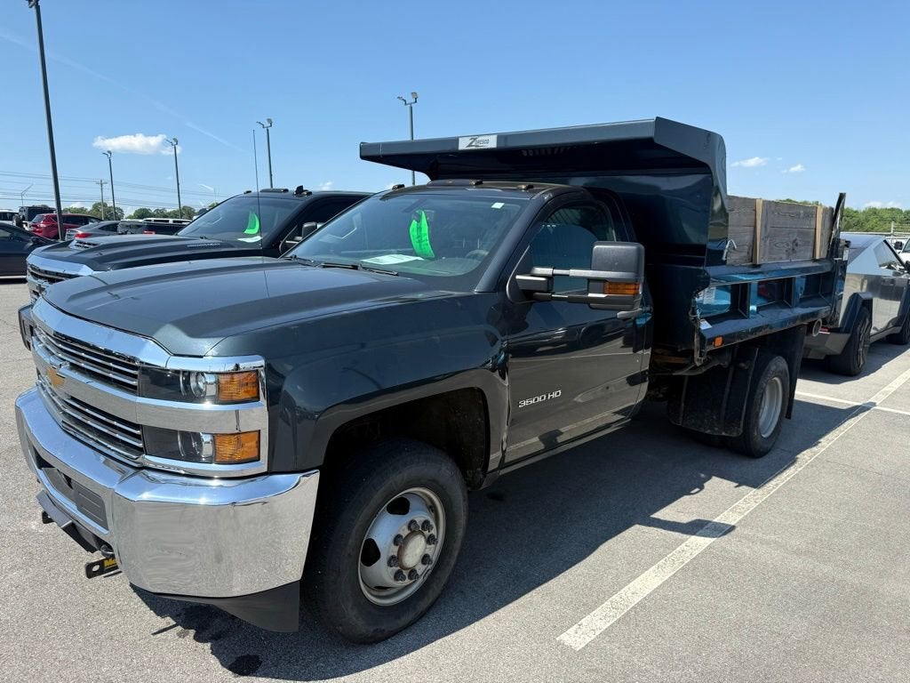 2017 Chevrolet Silverado HD WT 4WD Regular Cab 137.5" WB's photo
