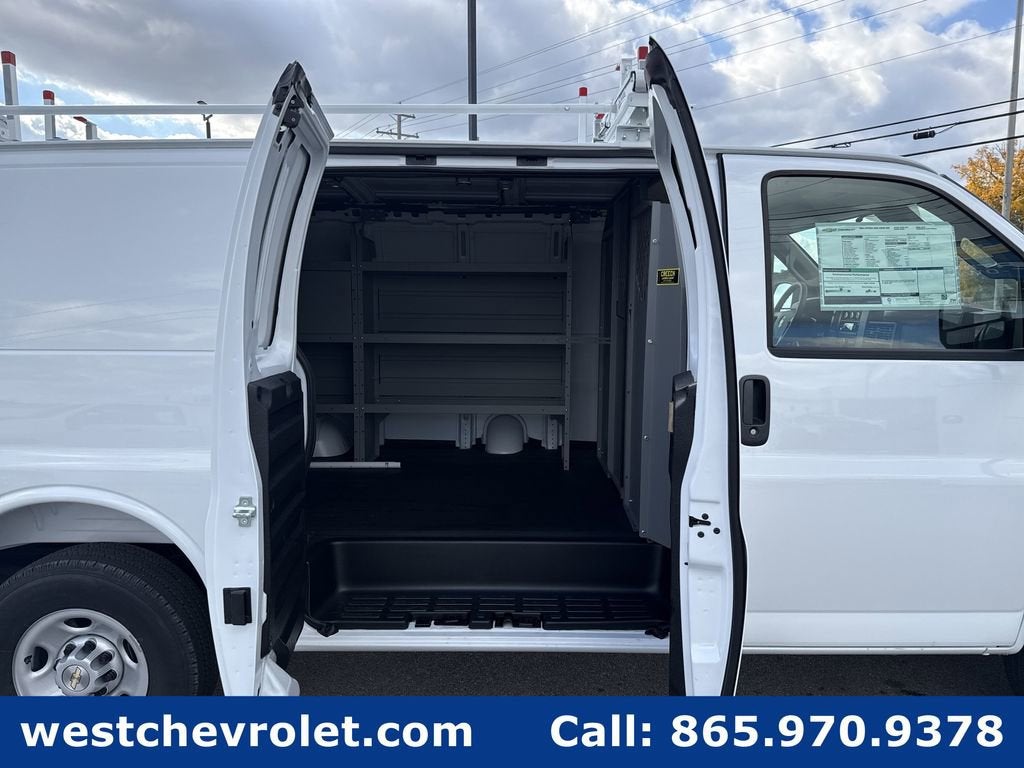 2025 Chevrolet Express Cargo 2500 WT
