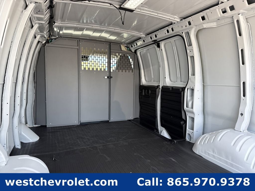 2025 Chevrolet Express Cargo WT