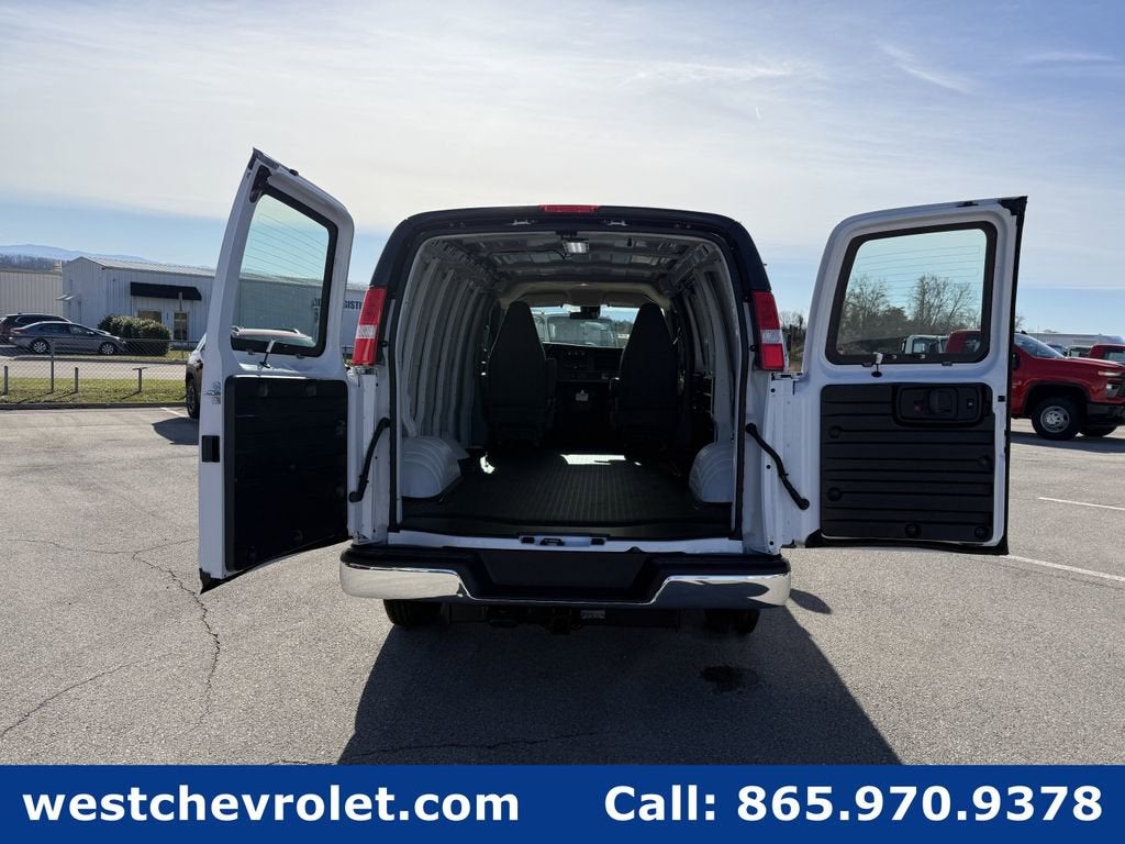 2025 Chevrolet Express Cargo 2500 WT