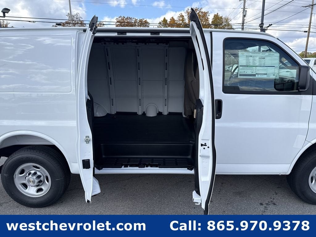 2025 Chevrolet Express Cargo 2500 WT