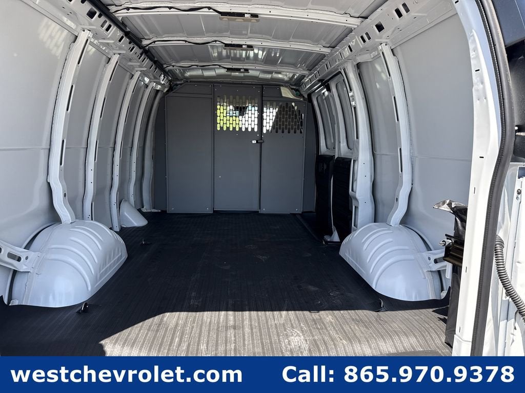 2025 Chevrolet Express Cargo WT