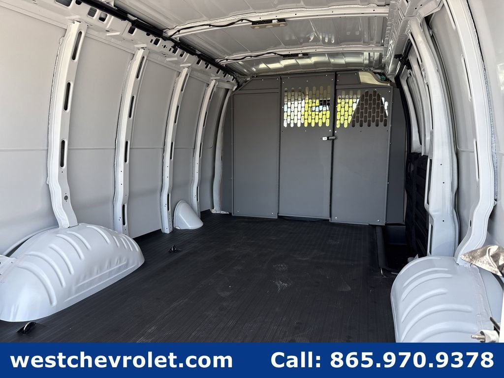 2025 Chevrolet Express Cargo WT