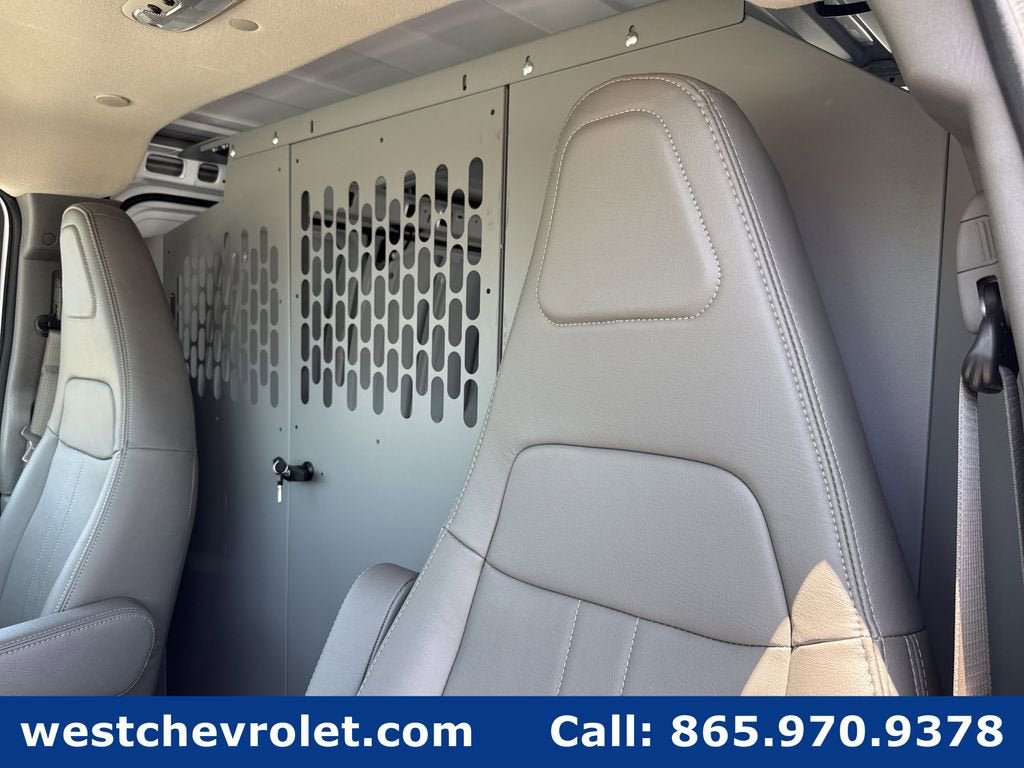 2025 Chevrolet Express Cargo WT