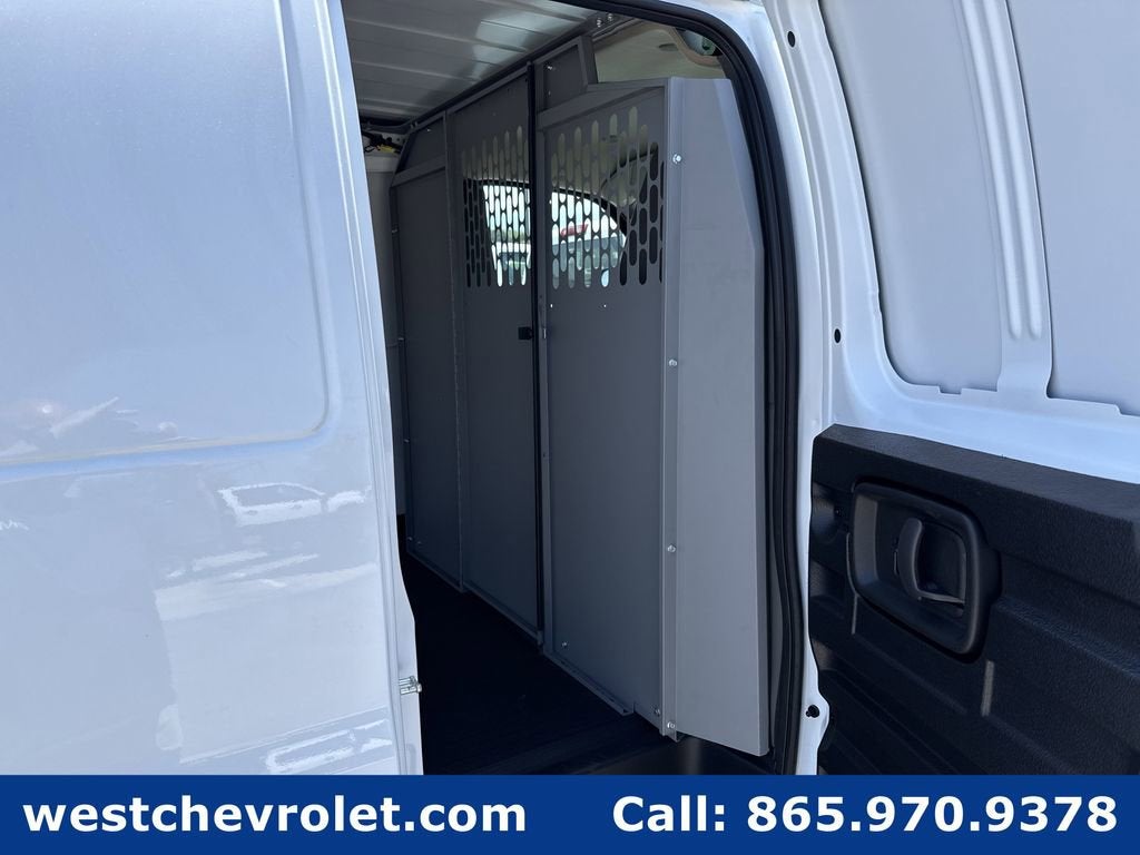 2025 Chevrolet Express Cargo WT
