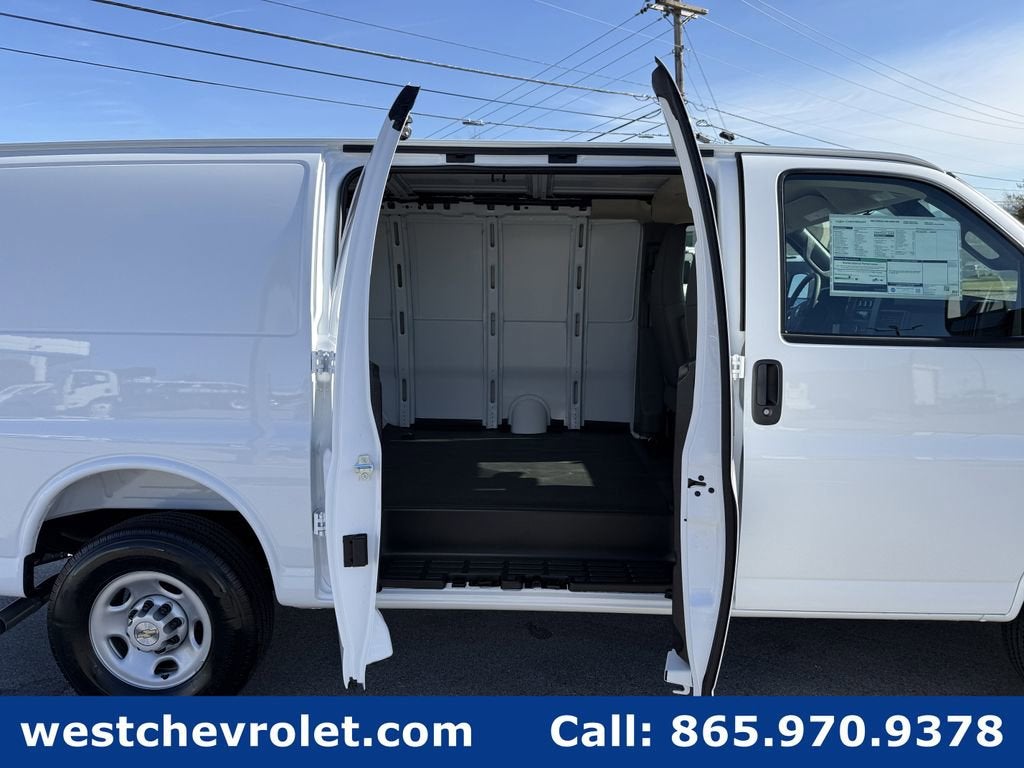 2025 Chevrolet Express Cargo 2500 WT
