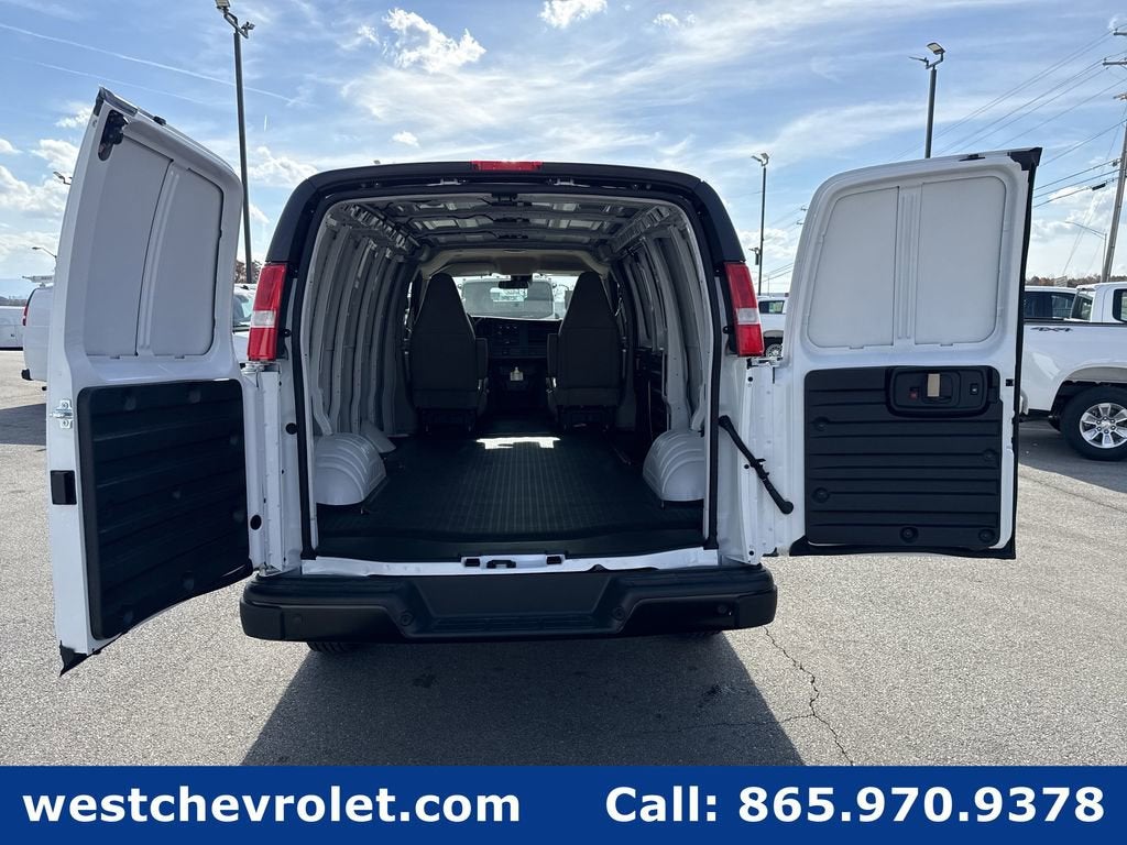 2025 Chevrolet Express Cargo 2500 WT